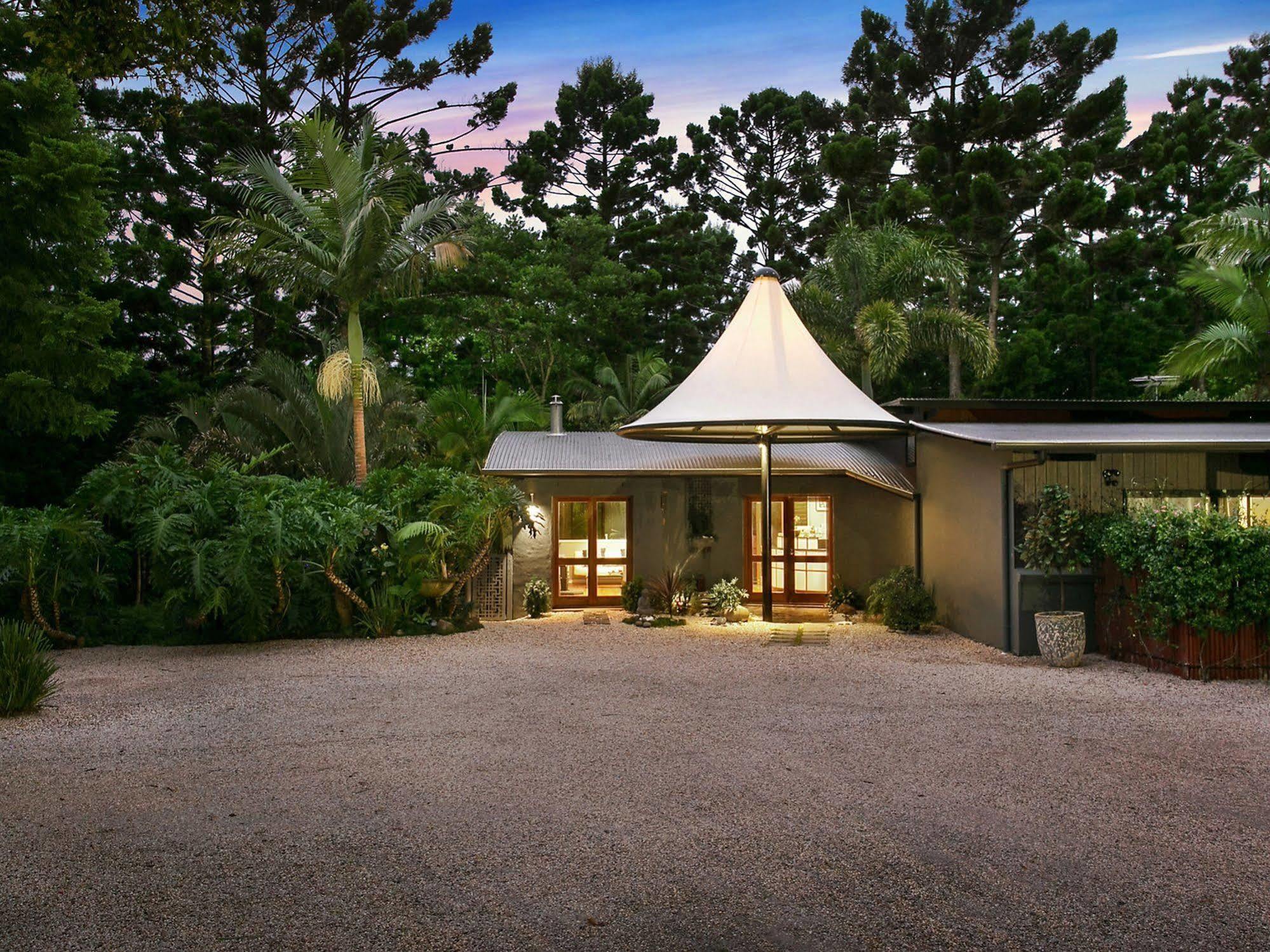 Azabu Retreat & Spa Hotel Byron Bay Exterior photo